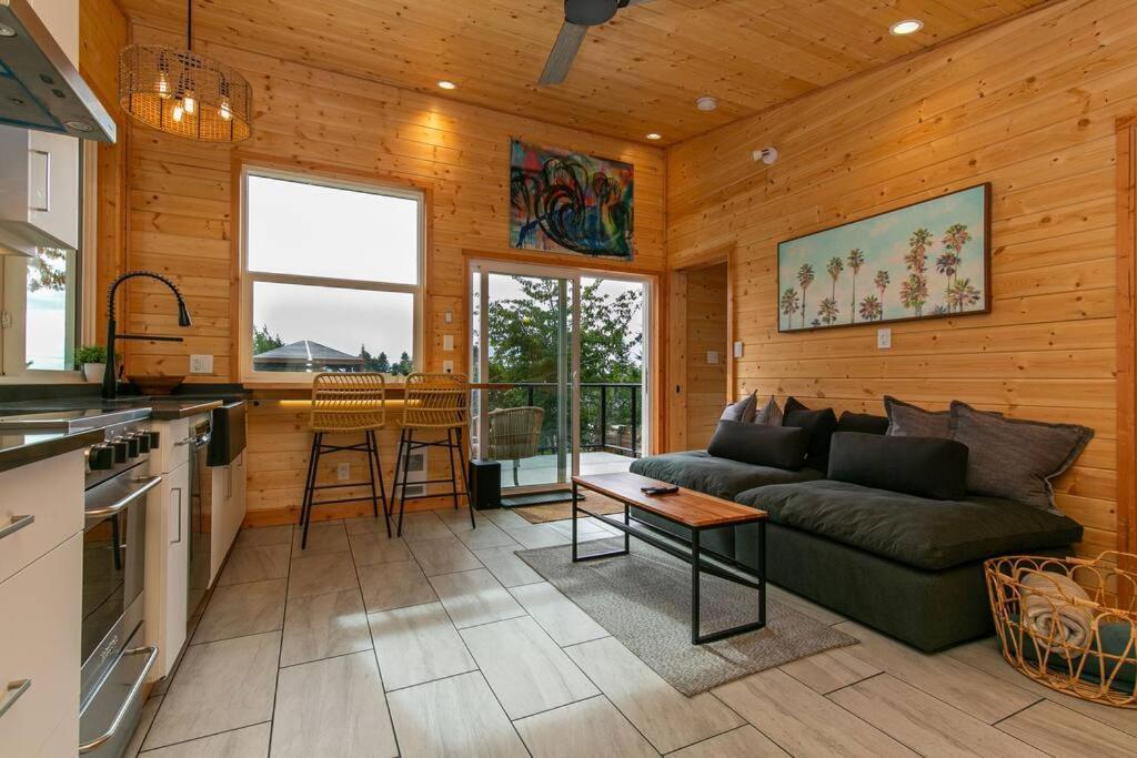 1-Bedroom Knotty Pine Cabin W Sauna & Jacuzzi Сук Екстер'єр фото