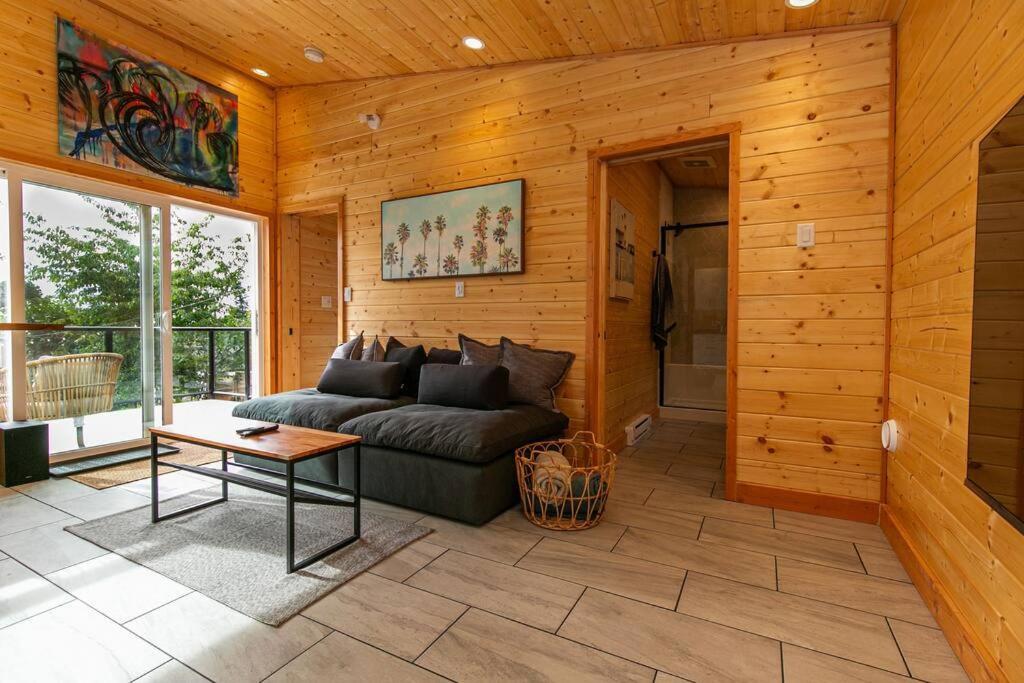 1-Bedroom Knotty Pine Cabin W Sauna & Jacuzzi Сук Екстер'єр фото