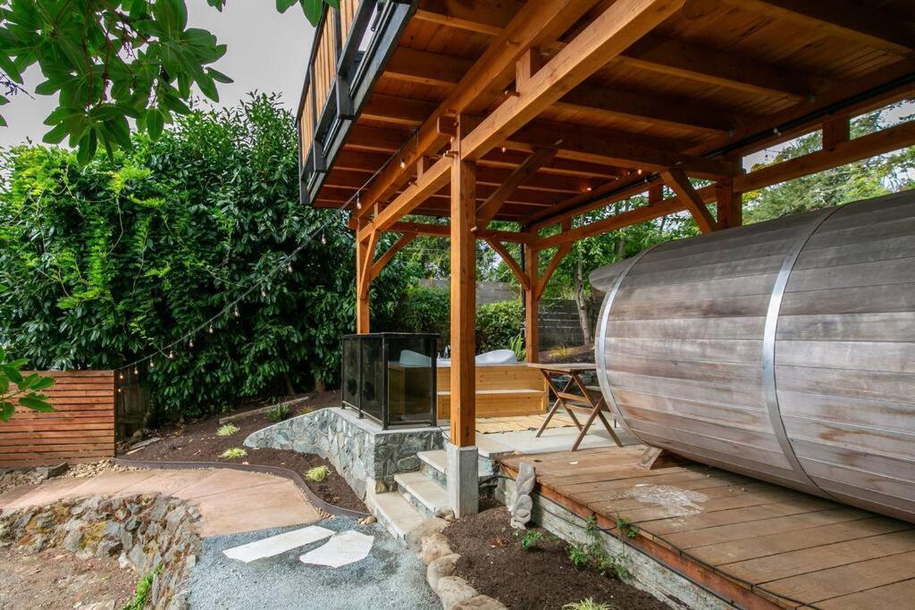 1-Bedroom Knotty Pine Cabin W Sauna & Jacuzzi Сук Екстер'єр фото