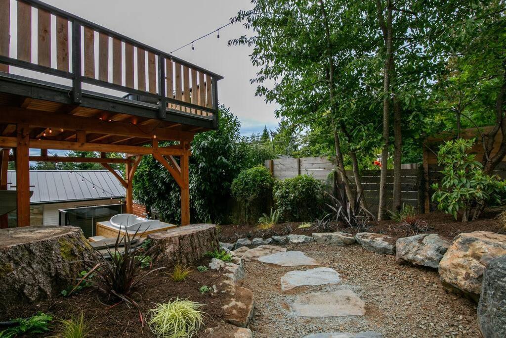 1-Bedroom Knotty Pine Cabin W Sauna & Jacuzzi Сук Екстер'єр фото