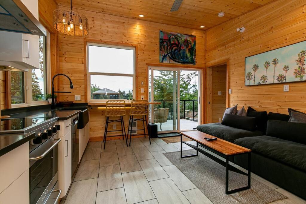 1-Bedroom Knotty Pine Cabin W Sauna & Jacuzzi Сук Екстер'єр фото
