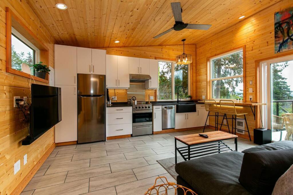 1-Bedroom Knotty Pine Cabin W Sauna & Jacuzzi Сук Екстер'єр фото