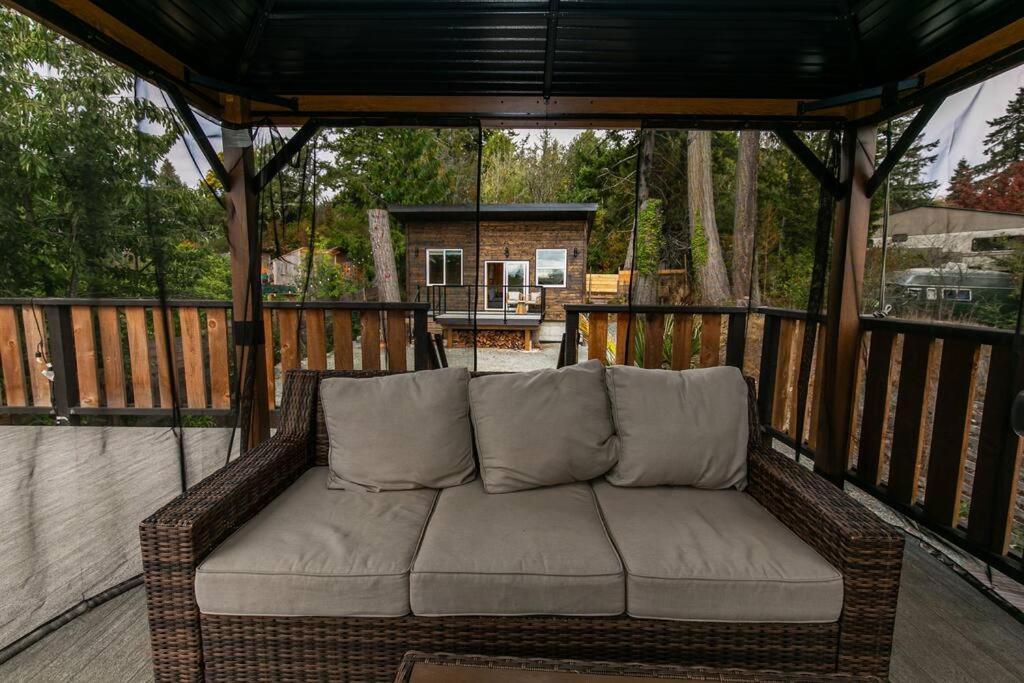 1-Bedroom Knotty Pine Cabin W Sauna & Jacuzzi Сук Екстер'єр фото