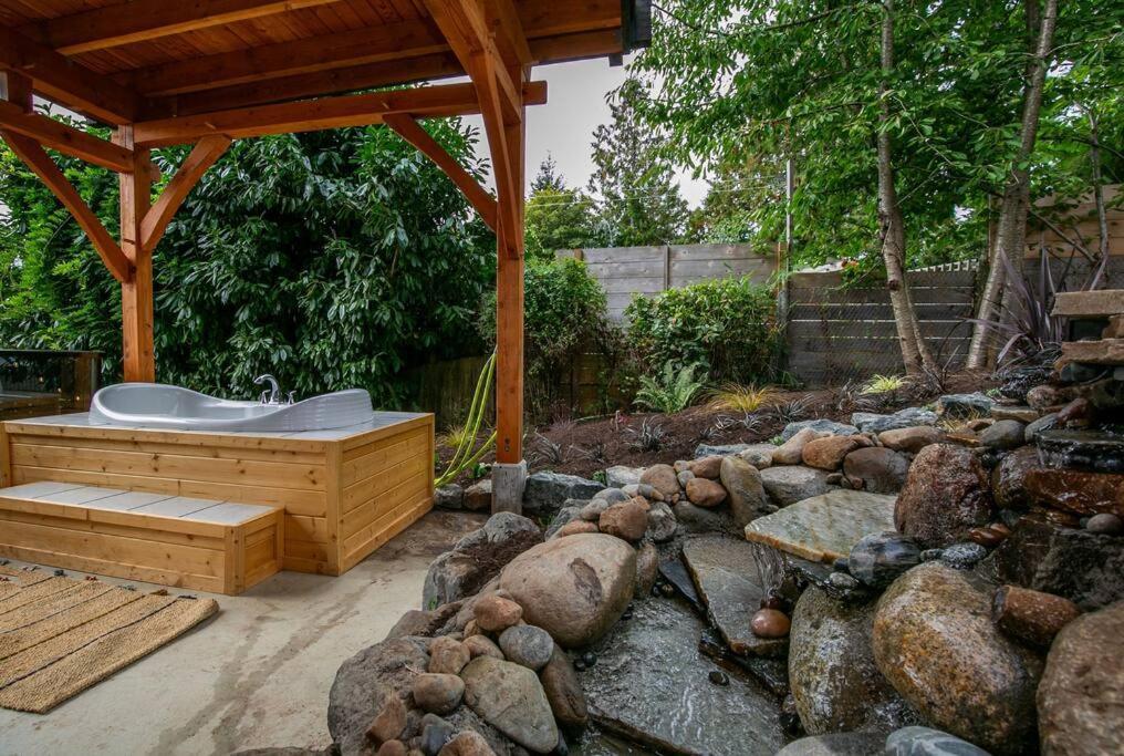1-Bedroom Knotty Pine Cabin W Sauna & Jacuzzi Сук Екстер'єр фото