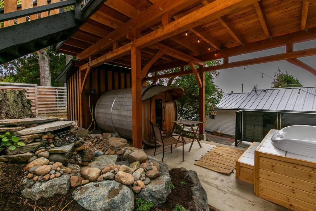 1-Bedroom Knotty Pine Cabin W Sauna & Jacuzzi Сук Екстер'єр фото